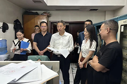 省安委會(huì)檢查瀘天化賓館.jpg 省安委會(huì)檢查瀘天化賓館.jpg